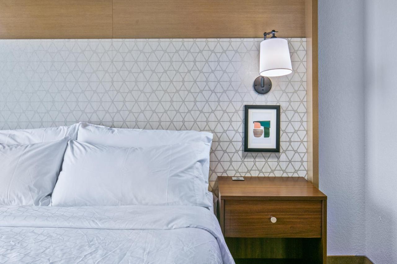 Holiday Inn Express Hotel & Suites Lucedale By Ihg Extérieur photo