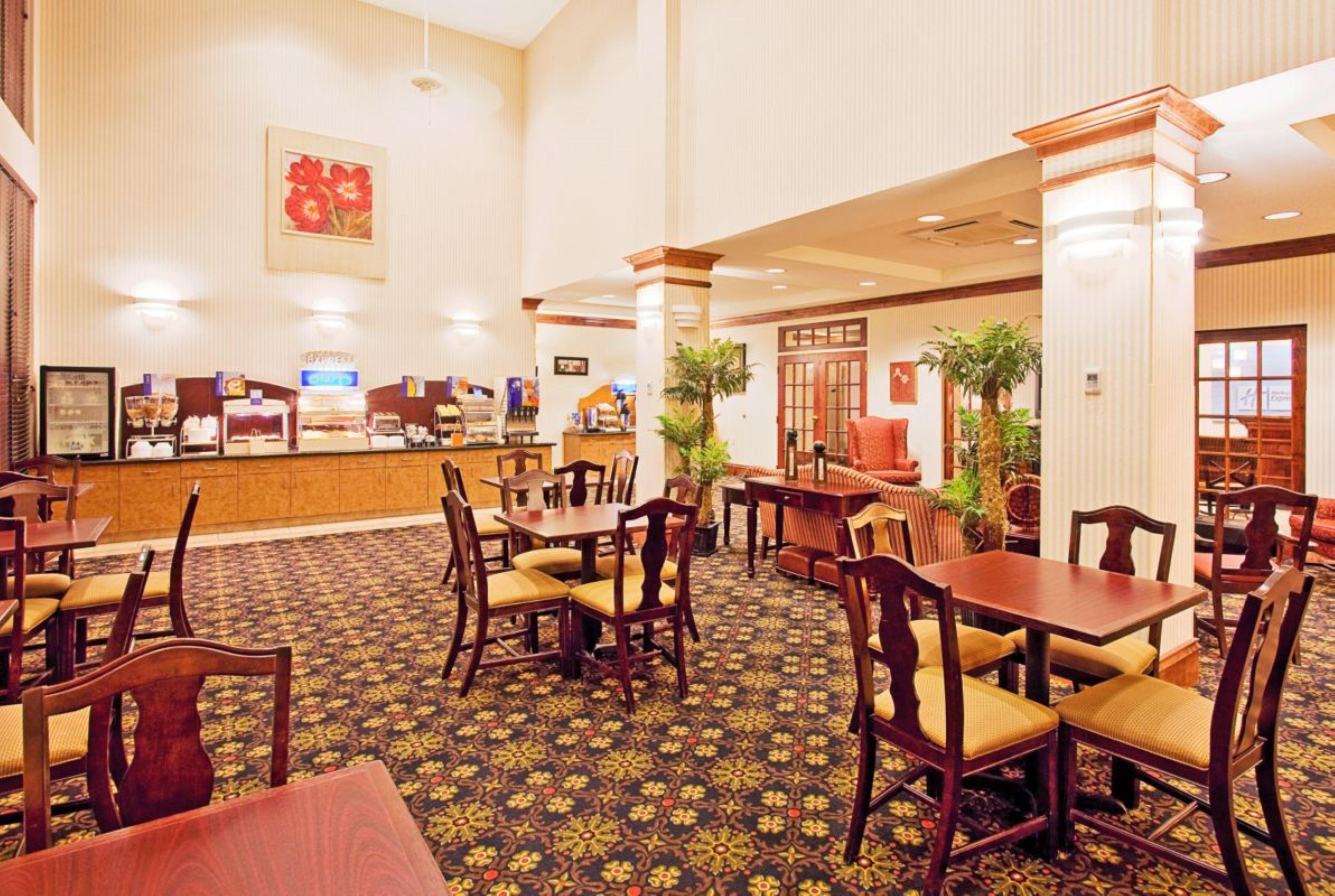 Holiday Inn Express Hotel & Suites Lucedale By Ihg Extérieur photo