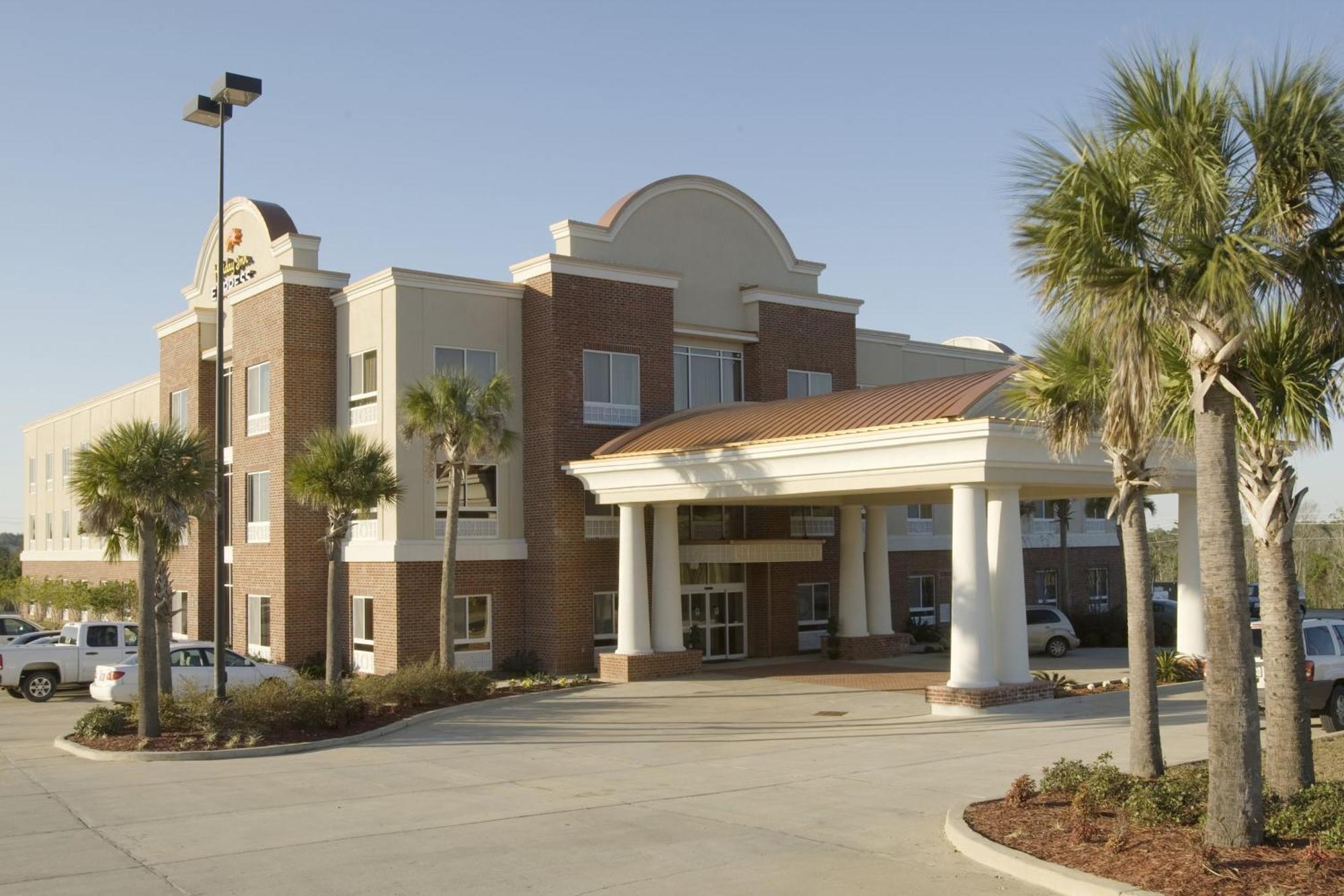 Holiday Inn Express Hotel & Suites Lucedale By Ihg Extérieur photo